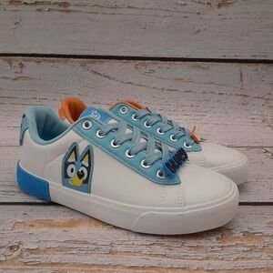 Womens Bluey & Bingo Court Sneakers Shoes Size 6 Lace Up  Low Top Ground Up